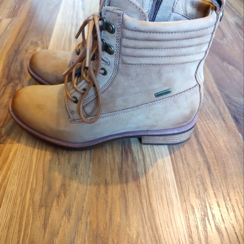 Women's Sofft Leather Lace Up Boots Light Tan Size 7.5M - Picture 4 of 7